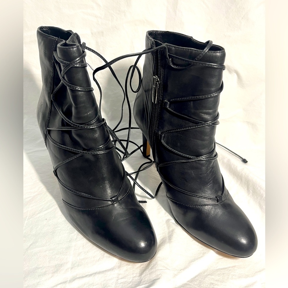 Vince Camuto Black Napa Leather Chenai Laced Ankle Booties Size 8.5M